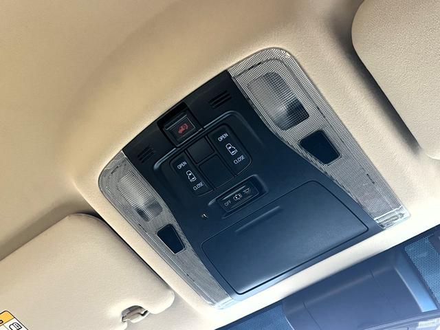 ヴェルファイア ２．５Ｘ　／３０後期／セーフティセンス／ＩＣＳ＋ＰＫＳＢ／ＬＥＤヘッド／ＬＥＤフォグ／ＬＥＤリヤコンビ／１８ＡＷ／両側電動スライド／９型ナビ／ＳＤＬ／フルセグ／ＢＴ／マルチバックモニター／ＥＴＣ（67枚目）