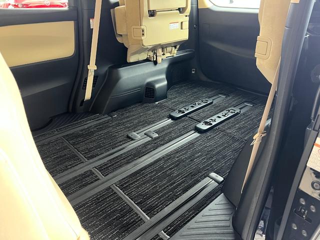 ヴェルファイア ２．５Ｘ　／３０後期／セーフティセンス／ＩＣＳ＋ＰＫＳＢ／ＬＥＤヘッド／ＬＥＤフォグ／ＬＥＤリヤコンビ／１８ＡＷ／両側電動スライド／９型ナビ／ＳＤＬ／フルセグ／ＢＴ／マルチバックモニター／ＥＴＣ（76枚目）