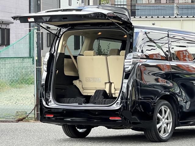 ヴェルファイア ２．５Ｘ　／３０後期／セーフティセンス／ＩＣＳ＋ＰＫＳＢ／ＬＥＤヘッド／ＬＥＤフォグ／ＬＥＤリヤコンビ／１８ＡＷ／両側電動スライド／９型ナビ／ＳＤＬ／フルセグ／ＢＴ／マルチバックモニター／ＥＴＣ（78枚目）