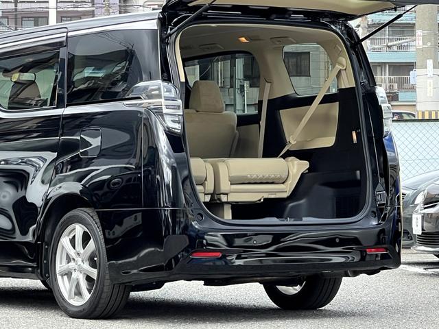 ヴェルファイア ２．５Ｘ　／３０後期／セーフティセンス／ＩＣＳ＋ＰＫＳＢ／ＬＥＤヘッド／ＬＥＤフォグ／ＬＥＤリヤコンビ／１８ＡＷ／両側電動スライド／９型ナビ／ＳＤＬ／フルセグ／ＢＴ／マルチバックモニター／ＥＴＣ（80枚目）