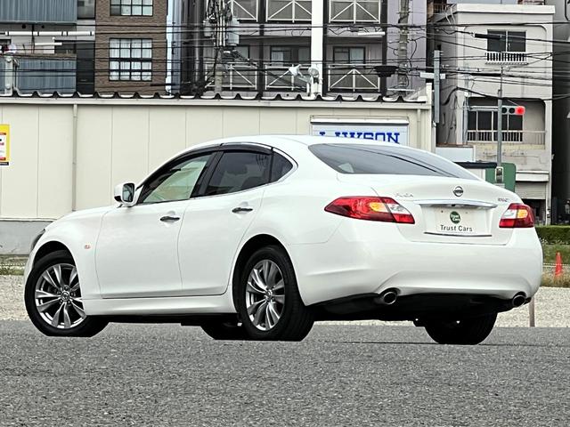 フーガ ３７０ＧＴ　／ＡＦＳ／クリスタルブルーバイキセノン／フォグ／１８ＡＷ／ナビ／フルセグ／ＢＴ／サイド＆バックモニター／ドラレコ／ＥＴＣ／プラズマクラスター／車検受渡（5枚目）