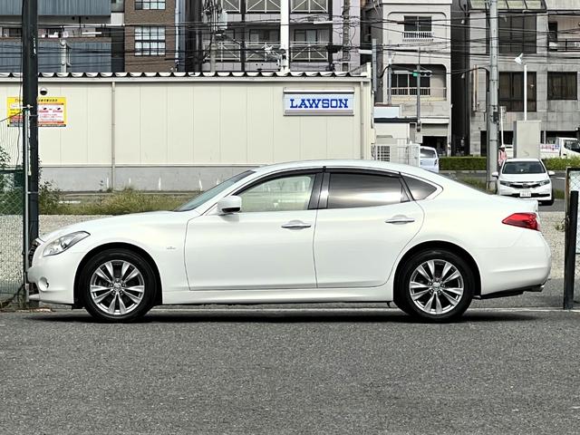 フーガ ３７０ＧＴ　／ＡＦＳ／クリスタルブルーバイキセノン／フォグ／１８ＡＷ／ナビ／フルセグ／ＢＴ／サイド＆バックモニター／ドラレコ／ＥＴＣ／プラズマクラスター／車検受渡（6枚目）