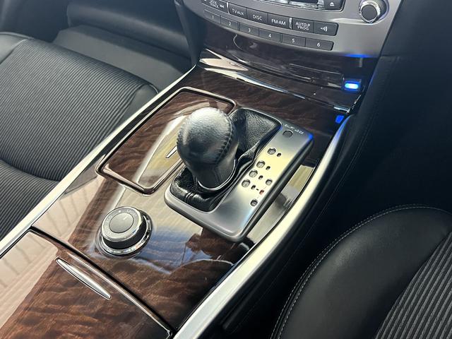 フーガ ３７０ＧＴ　／ＡＦＳ／クリスタルブルーバイキセノン／フォグ／１８ＡＷ／ナビ／フルセグ／ＢＴ／サイド＆バックモニター／ドラレコ／ＥＴＣ／プラズマクラスター／車検受渡（29枚目）