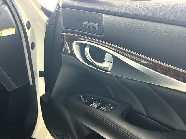 フーガ ３７０ＧＴ　／ＡＦＳ／クリスタルブルーバイキセノン／フォグ／１８ＡＷ／ナビ／フルセグ／ＢＴ／サイド＆バックモニター／ドラレコ／ＥＴＣ／プラズマクラスター／車検受渡（35枚目）