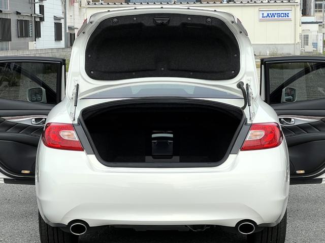 フーガ ３７０ＧＴ　／ＡＦＳ／クリスタルブルーバイキセノン／フォグ／１８ＡＷ／ナビ／フルセグ／ＢＴ／サイド＆バックモニター／ドラレコ／ＥＴＣ／プラズマクラスター／車検受渡（44枚目）