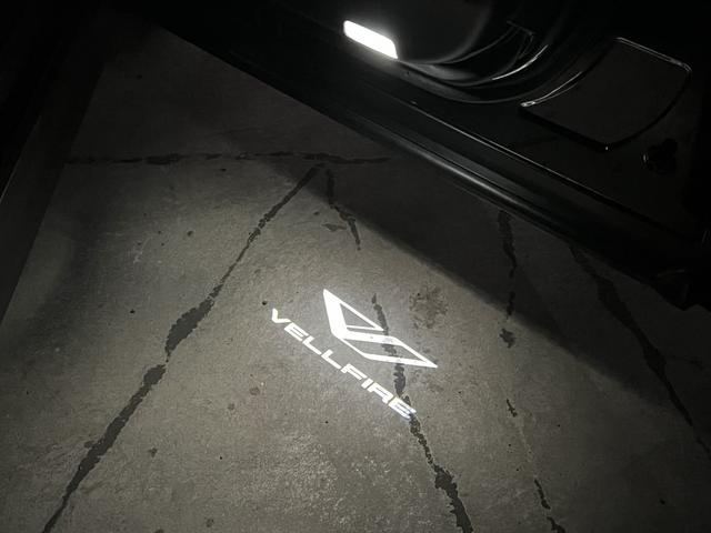 ヴェルファイアハイブリッド Ｚ　プレミア　／１オーナー禁煙車／デジタルインナーミラー／ムーンルーフ／セーフティーセンス／チームメイト／３眼ＬＥＤヘッド／１９ＡＷ／本革エグゼクティブ／エアシート／パノラマビュー／ＨＵＤ／ＬＥＤカーテシ（25枚目）