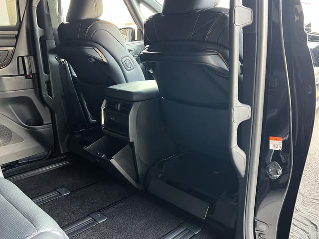 ヴェルファイアハイブリッド Ｚ　プレミア　／１オーナー禁煙車／デジタルインナーミラー／ムーンルーフ／セーフティーセンス／チームメイト／３眼ＬＥＤヘッド／１９ＡＷ／本革エグゼクティブ／エアシート／パノラマビュー／ＨＵＤ／ＬＥＤカーテシ（61枚目）