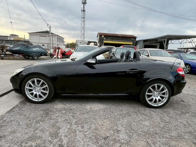 ＳＬＫ ＳＬＫ２８０　ＥＴＣ　ディスプレイオーディオ　Ｂｌｕｅｔｏｏｔｈ対応　バックカメラ　キーレス　電動オープン　純正アルミホイール（6枚目）