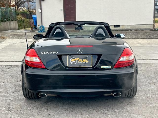 ＳＬＫ ＳＬＫ２８０　ＥＴＣ　ディスプレイオーディオ　Ｂｌｕｅｔｏｏｔｈ対応　バックカメラ　キーレス　電動オープン　純正アルミホイール（10枚目）