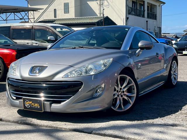 ＲＣＺ ベースグレード　左ハンドル　６速マニュアル　ＥＴＣ　ナビ　フルセグＴＶ　Ｂｌｕｅｔｏｏｔｈ対応　キーレス　純正リアアクティブスポイラー　純正アルミホイール取説・保証書・記録簿・スペアキー　ディーラー管理　修復歴無（3枚目）
