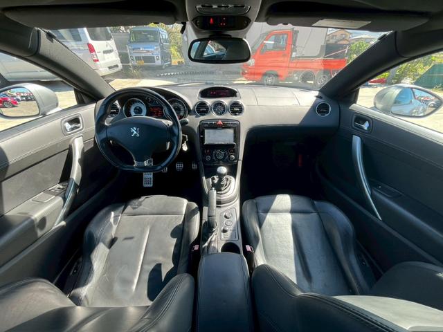 ＲＣＺ ベースグレード　左ハンドル　６速マニュアル　ＥＴＣ　ナビ　フルセグＴＶ　Ｂｌｕｅｔｏｏｔｈ対応　キーレス　純正リアアクティブスポイラー　純正アルミホイール取説・保証書・記録簿・スペアキー　ディーラー管理　修復歴無（21枚目）