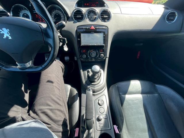 ＲＣＺ ベースグレード　左ハンドル　６速マニュアル　ＥＴＣ　ナビ　フルセグＴＶ　Ｂｌｕｅｔｏｏｔｈ対応　キーレス　純正リアアクティブスポイラー　純正アルミホイール取説・保証書・記録簿・スペアキー　ディーラー管理　修復歴無（26枚目）