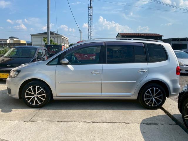 ゴルフトゥーラン ＴＳＩ　コンフォートライン　ワンオーナー　ＥＴＣ　ナビ　ＴＶ　バックカメラ　Ｂｌｕｅｔｏｏｔｈ対応（6枚目）