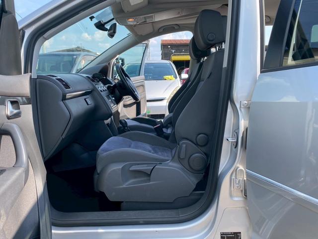 ゴルフトゥーラン ＴＳＩ　コンフォートライン　ワンオーナー　ＥＴＣ　ナビ　ＴＶ　バックカメラ　Ｂｌｕｅｔｏｏｔｈ対応（19枚目）