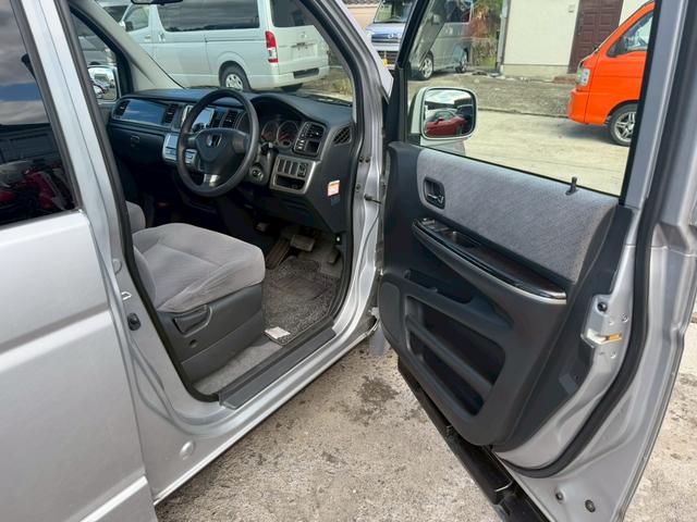 ステップワゴン スパーダＳ　キーレス　片側電動スライドドア　社外アルミホイール（13枚目）