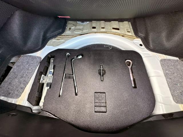 スカイライン ２５０ＧＴ　ＥＴＣ　ナビ　フルセグＴＶ　バックカメラ　サイドカメラ　スマートキー　パワーシート　純正アルミホイール　記録簿付（14枚目）