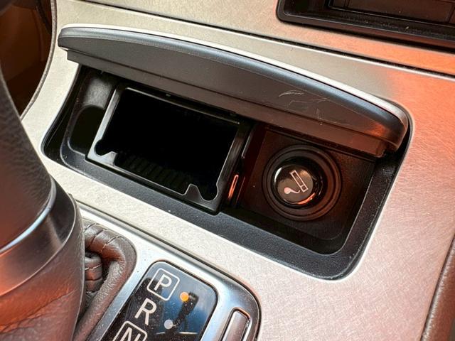 スカイライン ２５０ＧＴ　ＥＴＣ　ナビ　フルセグＴＶ　バックカメラ　サイドカメラ　スマートキー　パワーシート　純正アルミホイール　記録簿付（42枚目）