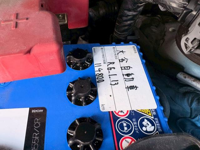 スペーシアカスタムＺ ベースグレード　ＥＴＣ　ナビ　ＴＶ　Ｂｌｕｅｔｏｏｔｈ対応　スマートキー　純正アルミホイール　電動スライドドア　記録簿付（11枚目）