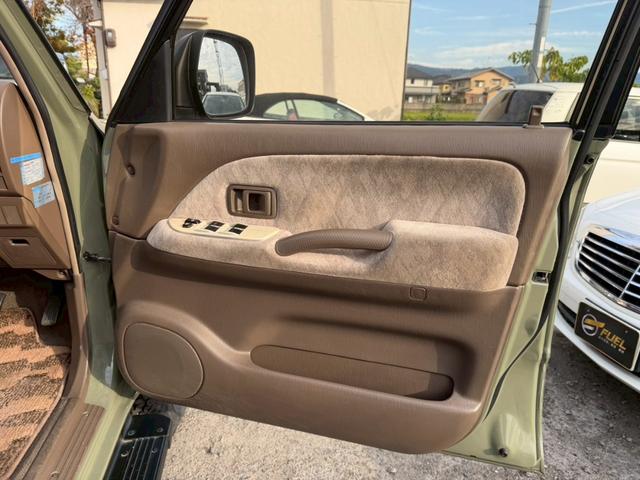 ランドクルーザープラド TZ 全塗装 ETC ナビ フルセグTV Bluetooth対応 キーレス 社外アルミホイール ルーフラック タイミングベルト交換済(17枚目)