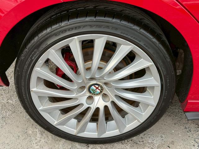 ジュリエッタ スポルティーバ　ＥＴＣ　ナビ　フルセグＴＶ　バックカメラ　Ｂｌｕｅｔｏｏｔｈ対応　キーレス　純正アルミホイール　記録簿付（47枚目）