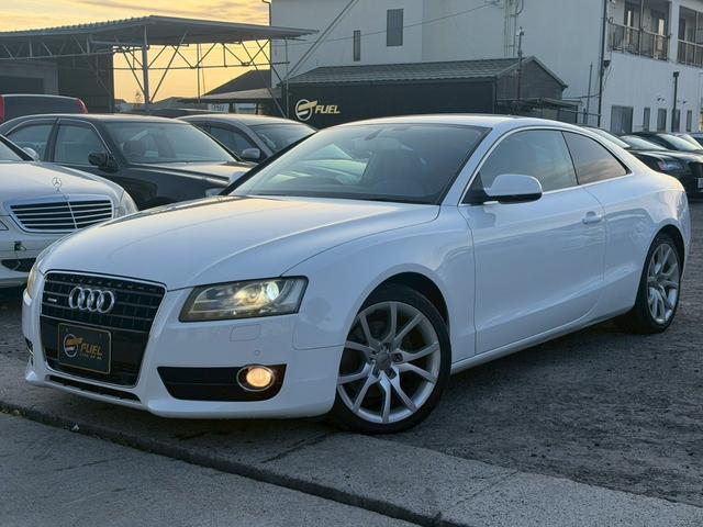 Ａ５ ２．０ＴＦＳＩクワトロ　ＥＴＣ　ナビ　フルセグＴＶ　バックカメラ　スマートキー　純正アルミホイール（3枚目）