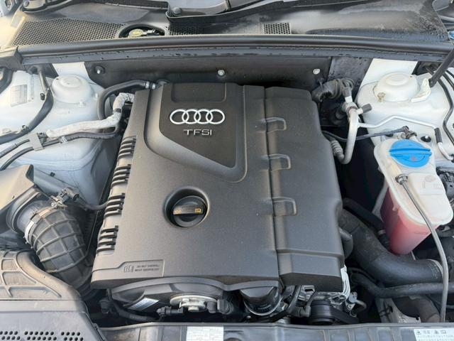 Ａ５ ２．０ＴＦＳＩクワトロ　ＥＴＣ　ナビ　フルセグＴＶ　バックカメラ　スマートキー　純正アルミホイール（9枚目）