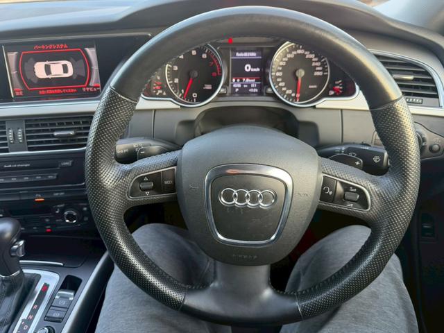 Ａ５ ２．０ＴＦＳＩクワトロ　ＥＴＣ　ナビ　フルセグＴＶ　バックカメラ　スマートキー　純正アルミホイール（25枚目）