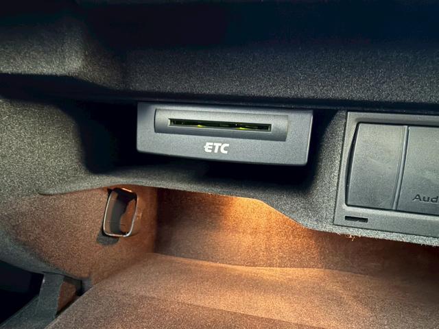 Ａ５ ２．０ＴＦＳＩクワトロ　ＥＴＣ　ナビ　フルセグＴＶ　バックカメラ　スマートキー　純正アルミホイール（29枚目）