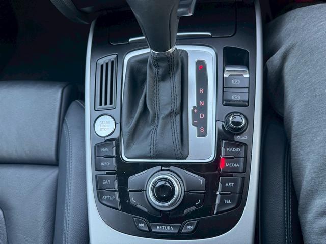 Ａ５ ２．０ＴＦＳＩクワトロ　ＥＴＣ　ナビ　フルセグＴＶ　バックカメラ　スマートキー　純正アルミホイール（36枚目）