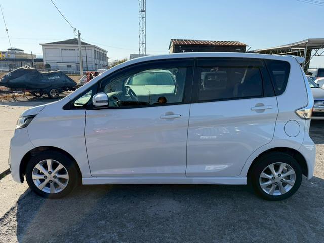 ｅＫカスタム Ｇ　４ＷＤ　ナビ　フルセグＴＶ　バックカメラ　Ｂｌｕｅｔｏｏｔｈ対応　スマートキー　純正アルミホイール（6枚目）