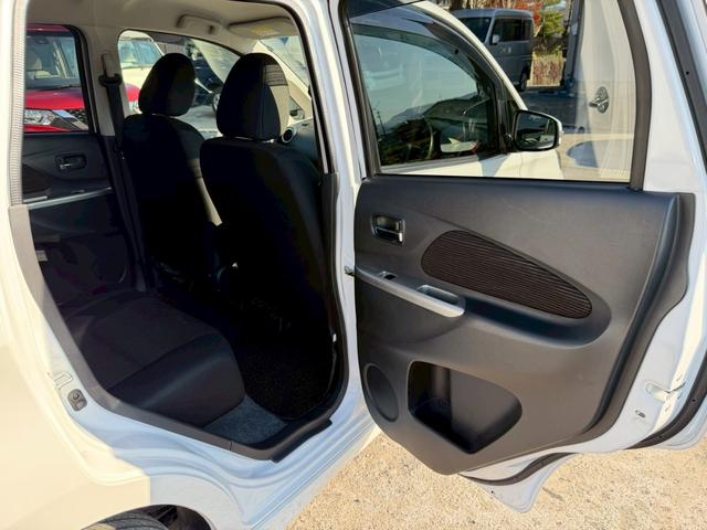 ｅＫカスタム Ｇ　４ＷＤ　ナビ　フルセグＴＶ　バックカメラ　Ｂｌｕｅｔｏｏｔｈ対応　スマートキー　純正アルミホイール（17枚目）