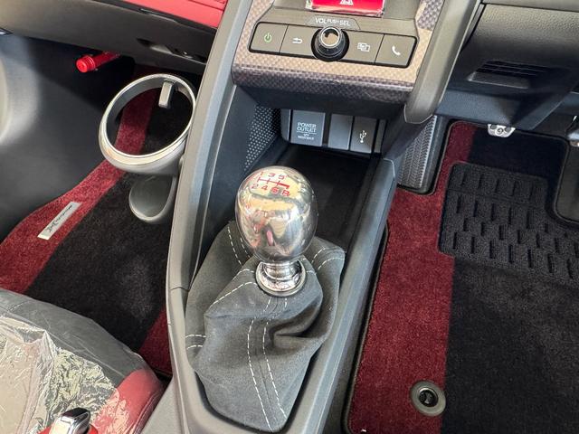 Ｓ６６０ モデューロＸ　バージョンＺ　オープンカー　ＥＴＣ　バックカメラ　ナビ　オートクルーズコントロール　衝突被害軽減システム　オートライト　ＬＥＤヘッドランプ　ＭＴ　スマートキー　シートヒーター　アルミホイール　盗難防止システム（8枚目）