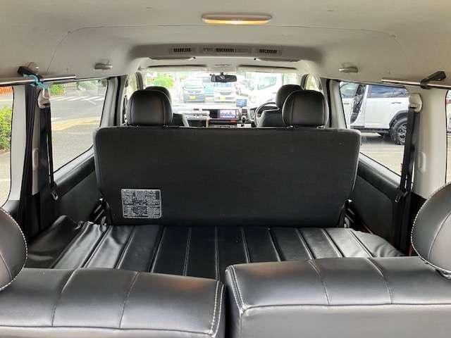 ハイエースバン スーパーＧＬ　ダークプライム　２．７　スーパーＧＬ　ダークプライム　ワイド　ミドルルーフ　ロングボディ　４ＷＤ　・両側電動スライドドア・社外ナビ・フルセグＴＶ・ＥＴＣ・ＡＣ１００Ｖ・ハーフレザーシート・サイドカメラ・ワンオーナー（10枚目）