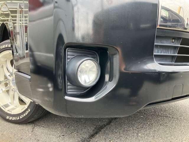 ハイエースバン スーパーＧＬ　ダークプライム　２．７　スーパーＧＬ　ダークプライム　ワイド　ミドルルーフ　ロングボディ　４ＷＤ　・両側電動スライドドア・社外ナビ・フルセグＴＶ・ＥＴＣ・ＡＣ１００Ｖ・ハーフレザーシート・サイドカメラ・ワンオーナー（18枚目）