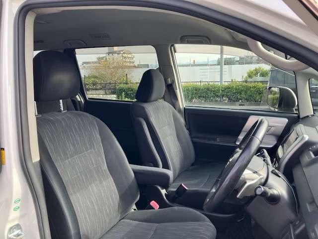 ノア Ｓｉ　ワンオーナー・片側パワースライドドア・純正ＳＤナビ・バックカメラ・ワンセグＴＶ・ＥＴＣ・ドラレコ（17枚目）