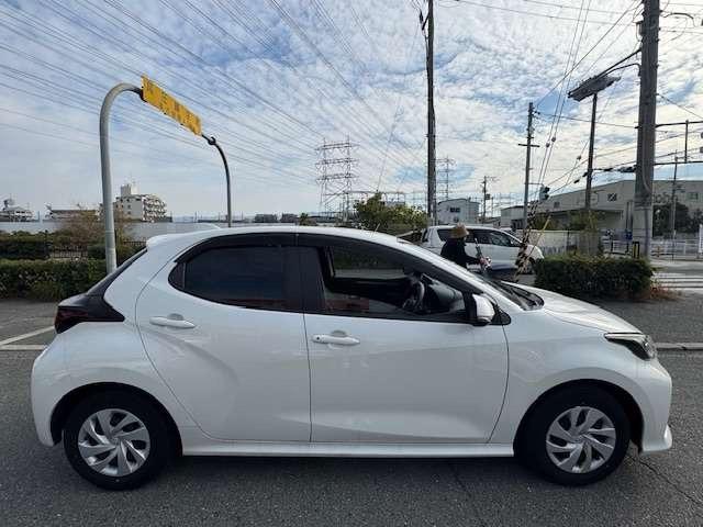 ヤリス Ｘ　純正ディスプレイオーディオ・パノラミックビューモニター・トヨタセーフティーセンス・プリクラッシセーフティー・レーンキープアシスト・ＥＴＣ・前後ドライブレコーダー（8枚目）