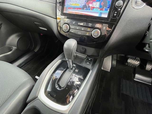 エクストレイル 20Xi 2列車 4WD 純正9インチナビ・フルセグTV・360度カメラ・プロパイロット・インテリジェントルームミラー・エマージェンシーブレーキ・パワーバックドア・LEDヘッドライト・ルーフレール・ETC(15枚目)