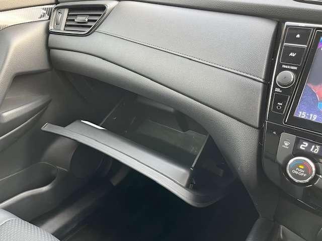 エクストレイル 20Xi 2列車 4WD 純正9インチナビ・フルセグTV・360度カメラ・プロパイロット・インテリジェントルームミラー・エマージェンシーブレーキ・パワーバックドア・LEDヘッドライト・ルーフレール・ETC(20枚目)