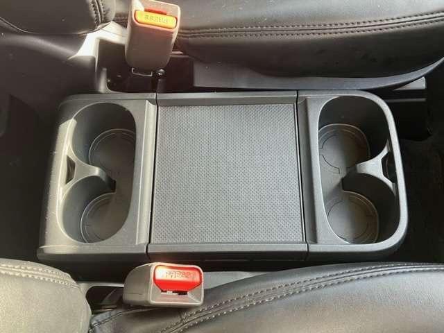 デリカＤ：５ Ｇ　パワーパッケージ　８型ナビ・両側パワスラ・フリップダウンモニター・フルセグＴＶ・Ｂカメラ・スマートキー・電格ミラー（18枚目）