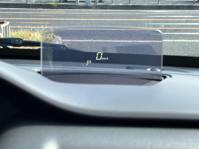 ワゴンＲカスタムＺ ハイブリッドＺＸ　全方位モニター付ディスプレイオーディオ／スズキコネクト対応通信機装着車／運転席シートヒーター／ヘッドアップディスプレイ／アダプティブクルーズコントロール／ステアリングスイッチ／コーナーセンサー／（13枚目）