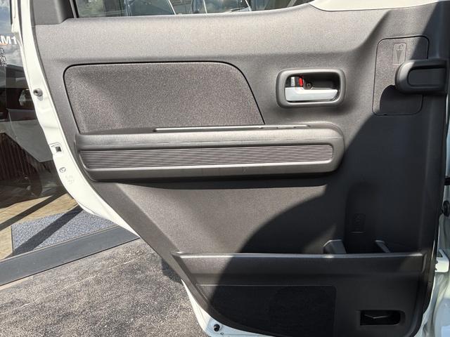 ワゴンＲカスタムＺ ハイブリッドＺＸ　全方位モニター付ディスプレイオーディオ／スズキコネクト対応通信機装着車／運転席シートヒーター／ヘッドアップディスプレイ／アダプティブクルーズコントロール／ステアリングスイッチ／コーナーセンサー／（41枚目）