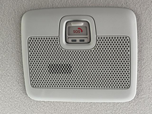 スペーシアカスタム ハイブリッドＸＳターボ　全方位付メモリーナビゲーション／純正９型ナビ／スズキコネクト対応通信機装着車／両側パワースライドドア／ステアリングヒーター／シートヒーター／ＡｐｐｌｅＣａｒＰｌａｙ／ヘッドアップディスプレイ／（12枚目）