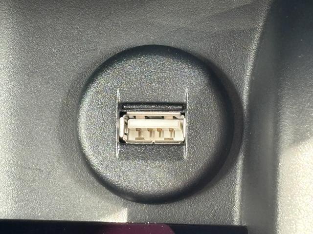 スペーシアカスタム ハイブリッドＸＳターボ　全方位付メモリーナビゲーション／純正９型ナビ／スズキコネクト対応通信機装着車／両側パワースライドドア／ステアリングヒーター／シートヒーター／ＡｐｐｌｅＣａｒＰｌａｙ／ヘッドアップディスプレイ／（40枚目）