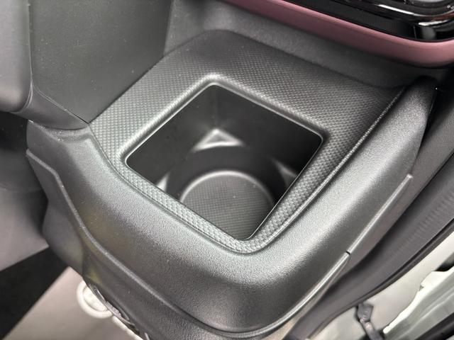 スペーシアカスタム ハイブリッドＸＳターボ　全方位付メモリーナビゲーション／純正９型ナビ／スズキコネクト対応通信機装着車／両側パワースライドドア／ステアリングヒーター／シートヒーター／ＡｐｐｌｅＣａｒＰｌａｙ／ヘッドアップディスプレイ／（43枚目）