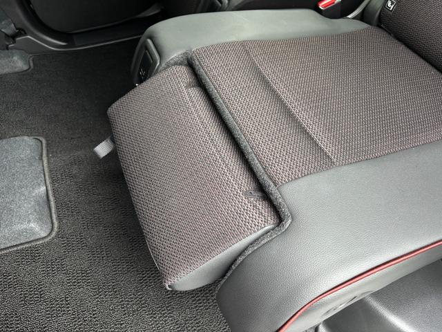 スペーシアカスタム ハイブリッドＸＳターボ　全方位付メモリーナビゲーション／純正９型ナビ／スズキコネクト対応通信機装着車／両側パワースライドドア／ステアリングヒーター／シートヒーター／ＡｐｐｌｅＣａｒＰｌａｙ／ヘッドアップディスプレイ／（52枚目）