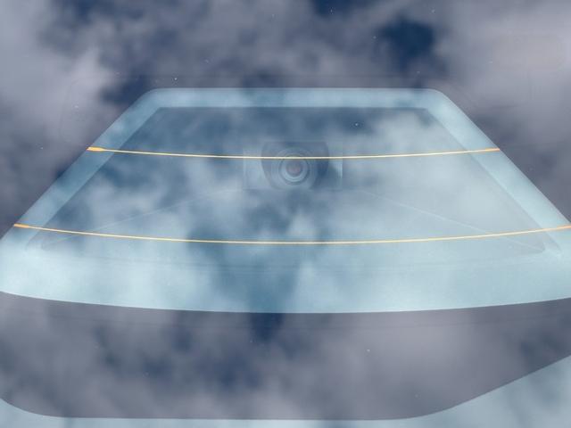 スペーシアカスタム ハイブリッドＸＳターボ　全方位付メモリーナビゲーション／純正９型ナビ／スズキコネクト対応通信機装着車／両側パワースライドドア／ステアリングヒーター／シートヒーター／ＡｐｐｌｅＣａｒＰｌａｙ／ヘッドアップディスプレイ／（11枚目）