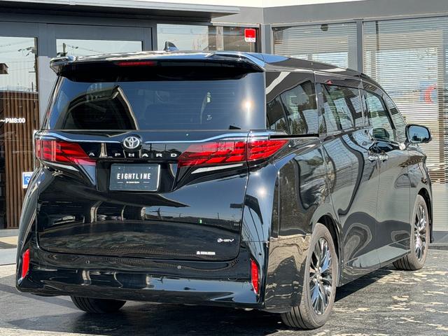 アルファードハイブリッド Ｚ　左右独立ムーンルーフ／１４型ディスプレイオーディオ／ナビ／フルセグＴＶ／パノラミックビューモニター／　両側電動スライドドア／デジタルインナーミラー／パワーバックドア／置き型充電／１９インチアルミ（10枚目）