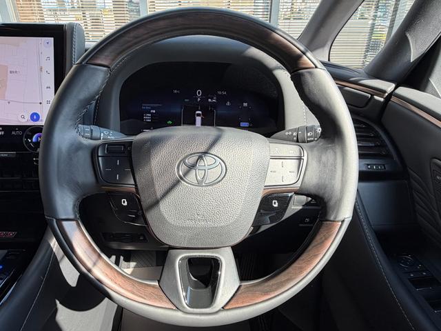 アルファードハイブリッド Ｚ　左右独立ムーンルーフ／１４型ディスプレイオーディオ／ナビ／フルセグＴＶ／パノラミックビューモニター／　両側電動スライドドア／デジタルインナーミラー／パワーバックドア／置き型充電／１９インチアルミ（28枚目）