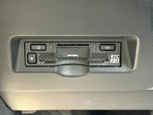 アルファードハイブリッド Ｚ　左右独立ムーンルーフ／１４型ディスプレイオーディオ／ナビ／フルセグＴＶ／パノラミックビューモニター／　両側電動スライドドア／デジタルインナーミラー／パワーバックドア／置き型充電／１９インチアルミ（33枚目）