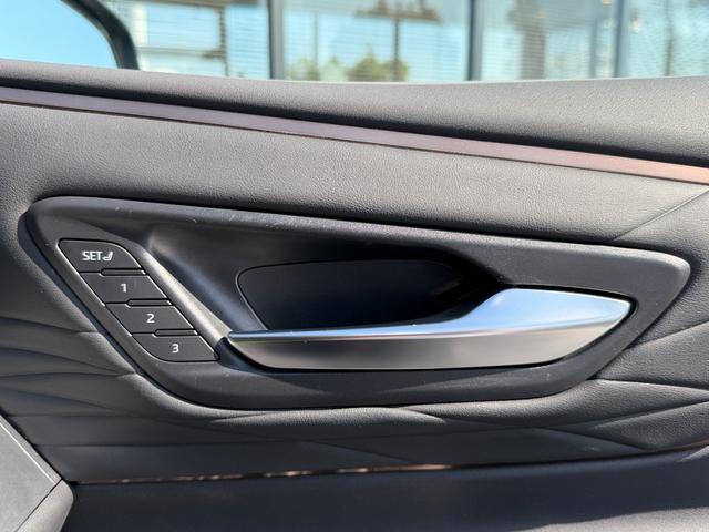 アルファードハイブリッド Ｚ　左右独立ムーンルーフ／１４型ディスプレイオーディオ／ナビ／フルセグＴＶ／パノラミックビューモニター／　両側電動スライドドア／デジタルインナーミラー／パワーバックドア／置き型充電／１９インチアルミ（41枚目）